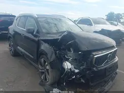 YV4L12UEXS2461139 2025 VOLVO XC40