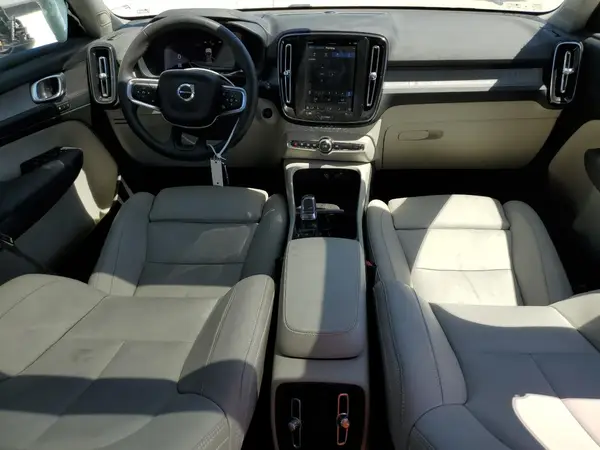 YV4L12UEXS2463599 2025 VOLVO XC40 - Image 8