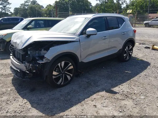 YV4L12UEXS2509884 2025 VOLVO XC40 - Image 2