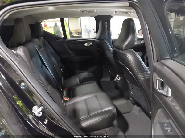 YV4L12UEXS2513465 2025 VOLVO XC40 - Image 8