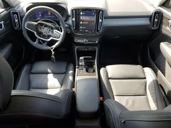YV4L12UF0R2204770 2024 VOLVO XC40 - Image 8