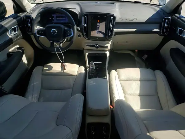 YV4L12UF1R2225630 2024 VOLVO XC40 - Image 8