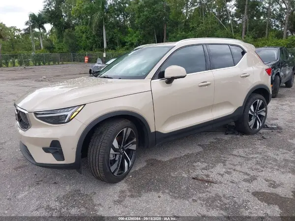 YV4L12UF2S2519060 2025 VOLVO XC40 - Image 2
