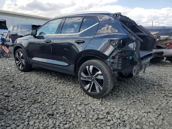 YV4L12UF3R2224141 2024 VOLVO XC40 - Image 2