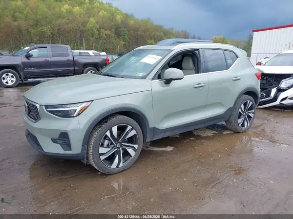 YV4L12UF3R2260539 2024 VOLVO XC40 - Image 2