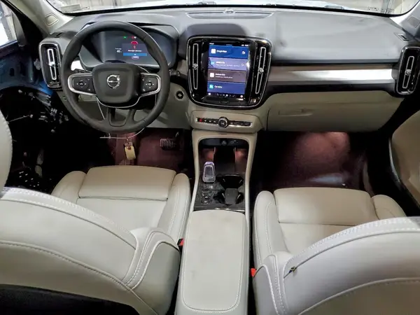 YV4L12UF3S2555887 2025 VOLVO XC40 - Image 8