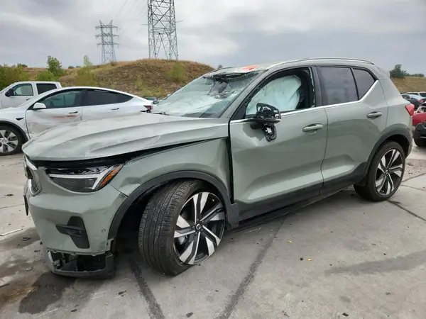 YV4L12UF3S2579879 2025 VOLVO XC40 - Image 1