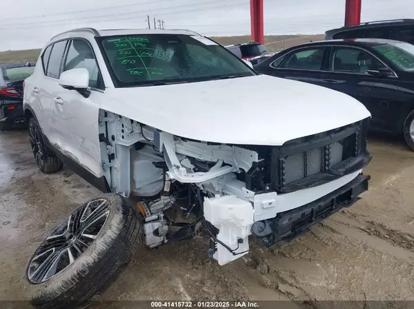 YV4L12UF4R2290309 2024 VOLVO XC40 - Image 1