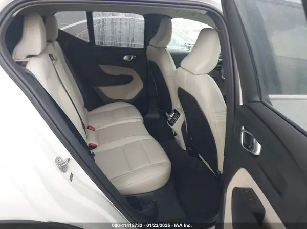 YV4L12UF4R2290309 2024 VOLVO XC40 - Image 8