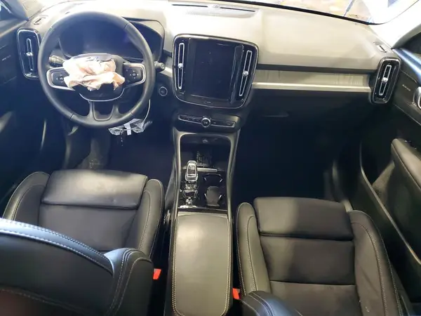 YV4L12UF4R2314673 2024 VOLVO XC40 - Image 8