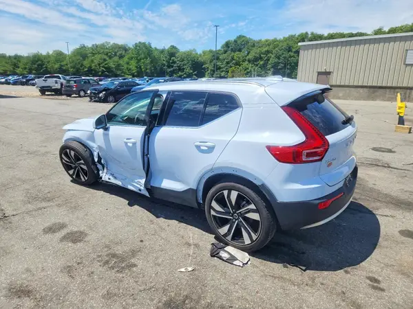 YV4L12UF4R2343896 2024 VOLVO XC40 - Image 2
