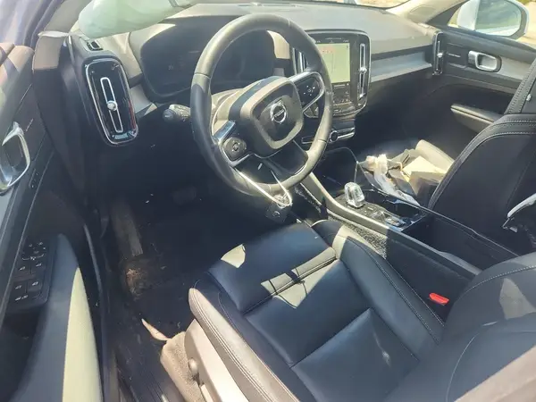 YV4L12UF4R2343896 2024 VOLVO XC40 - Image 8