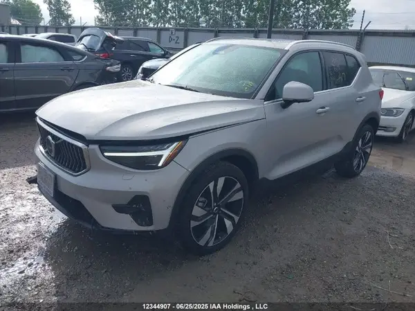 YV4L12UF4S2552724 2025 VOLVO XC40 - Image 2