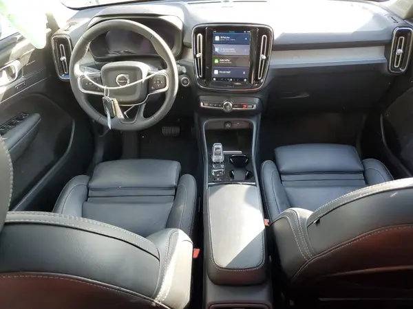 YV4L12UF5R2238980 2024 VOLVO XC40 - Image 8