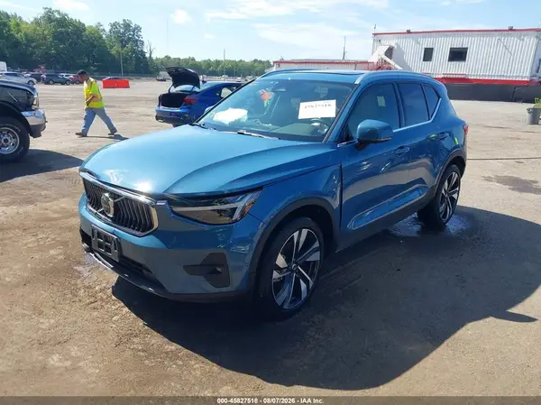YV4L12UF5R2320305 2024 VOLVO XC40 - Image 2
