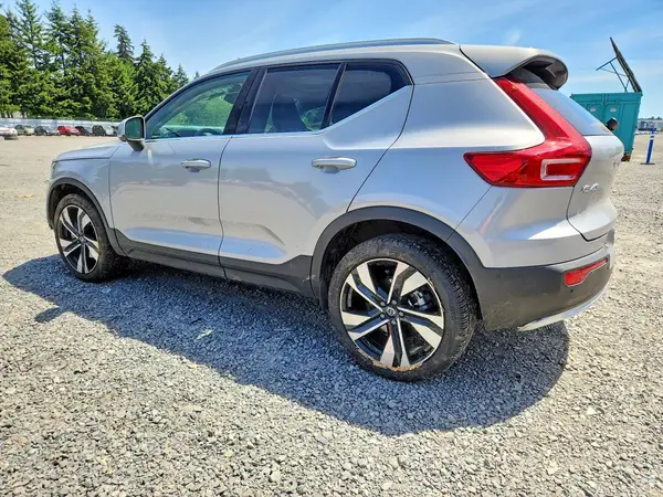 YV4L12UF5S2529565 2025 VOLVO XC40 - Image 2