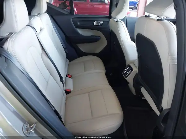 YV4L12UF6R2204563 2024 VOLVO XC40 - Image 8