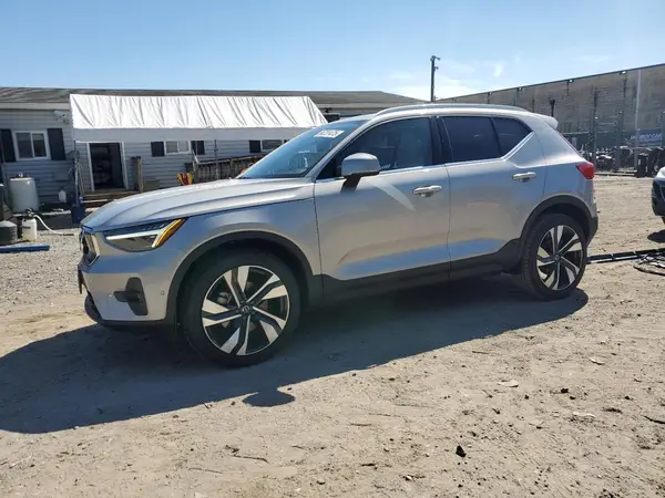 YV4L12UF6S2579715 2025 VOLVO XC40 - Image 1
