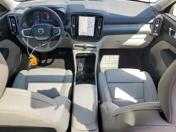 YV4L12UF6S2579715 2025 VOLVO XC40 - Image 8