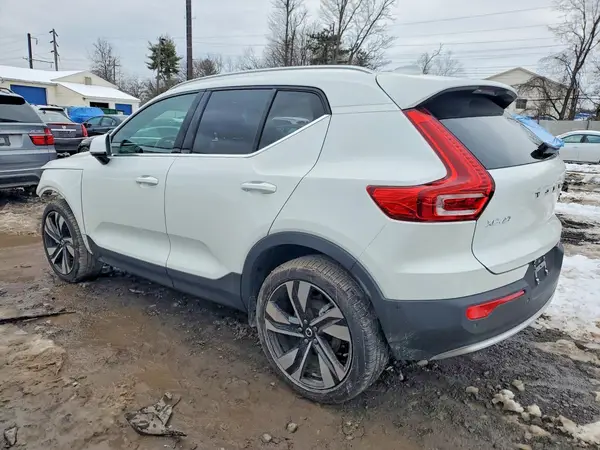 YV4L12UF6S2580766 2025 VOLVO XC40 - Image 2