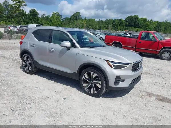 YV4L12UF6S2597616 2025 VOLVO XC40 - Image 1