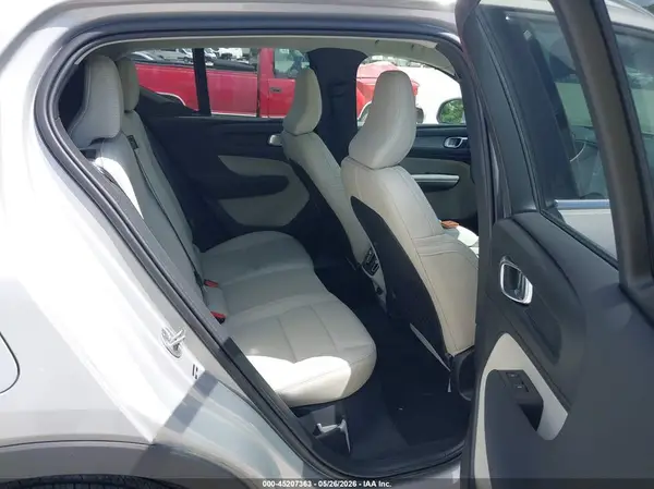 YV4L12UF6S2597616 2025 VOLVO XC40 - Image 8