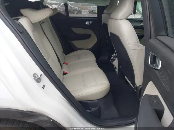 YV4L12UF7R2351653 2024 VOLVO XC40 - Image 8