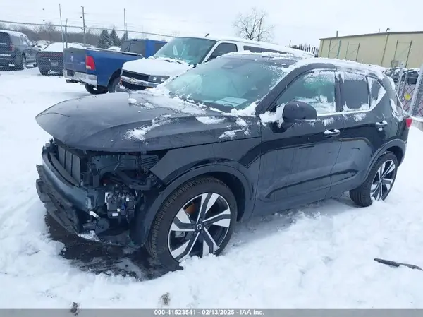 YV4L12UF9R2331548 2024 VOLVO XC40 - Image 2