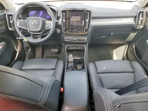 YV4L12UFXR2311583 2024 VOLVO XC40 - Image 8