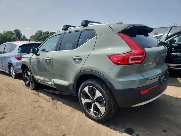 YV4L12UJ0S2468016 2025 VOLVO XC40 - Image 2