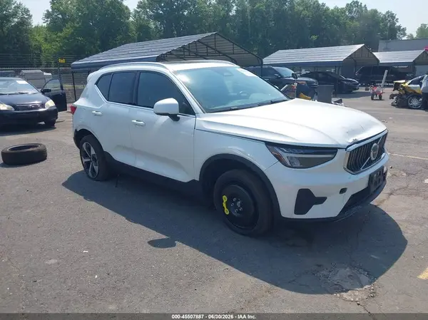 YV4L12UJ0S2495863 2025 VOLVO XC40 - Image 1