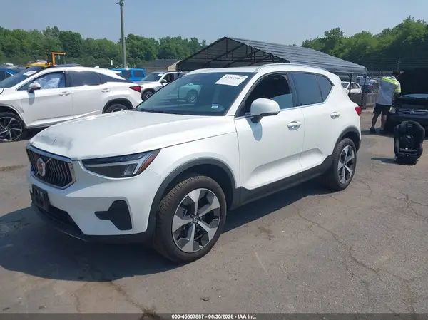 YV4L12UJ0S2495863 2025 VOLVO XC40 - Image 2