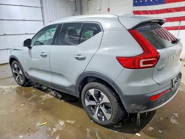 YV4L12UJ0S2551073 2025 VOLVO XC40 - Image 2