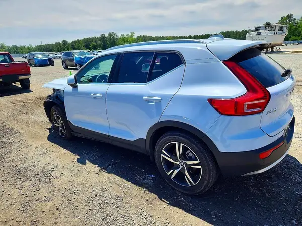 YV4L12UJ0S2578645 2025 VOLVO XC40 - Image 2