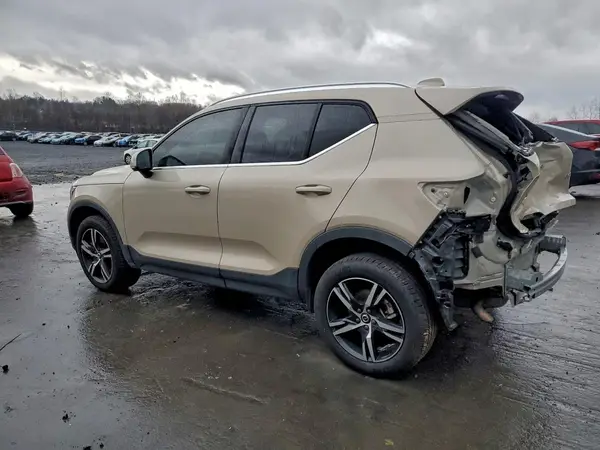 YV4L12UJ1S2520527 2025 VOLVO XC40 - Image 2