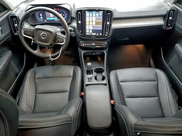 YV4L12UJ1S2520527 2025 VOLVO XC40 - Image 8