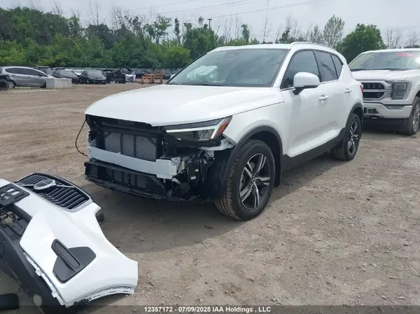 YV4L12UJ1S2573969 2025 VOLVO XC40 - Image 2