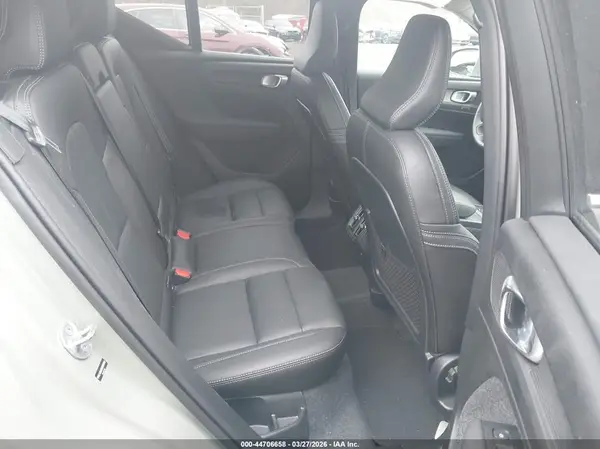 YV4L12UJ1S2581912 2025 VOLVO XC40 - Image 8