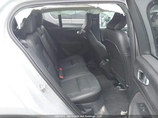 YV4L12UJ1S2599570 2025 VOLVO XC40 - Image 8