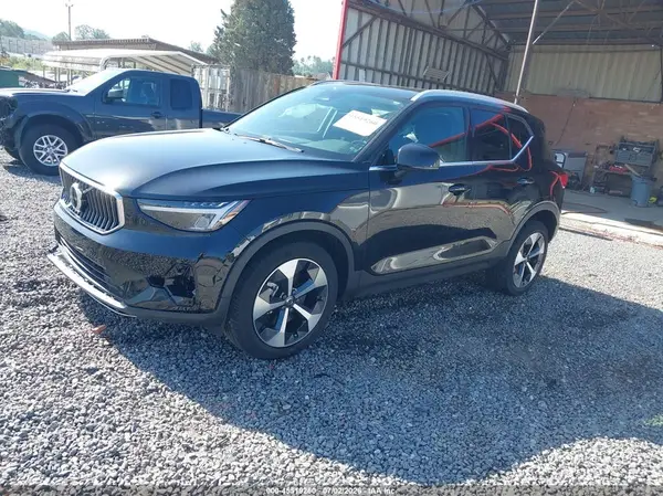 YV4L12UJ2S2469636 2025 VOLVO XC40 - Image 2