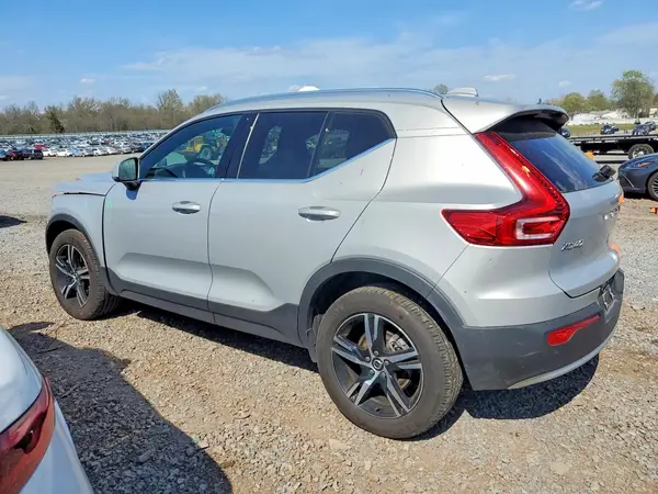 YV4L12UJ2S2470060 2025 VOLVO XC40 - Image 2