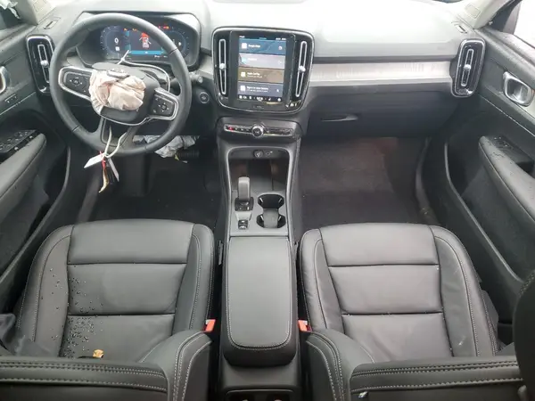 YV4L12UJ2S2575195 2025 VOLVO XC40 - Image 8