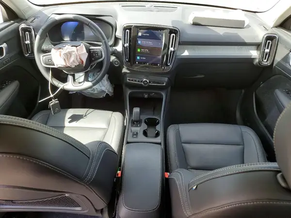 YV4L12UJ2S2607465 2025 VOLVO XC40 - Image 8