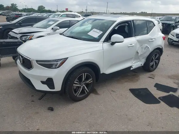 YV4L12UJ3S2472867 2025 VOLVO XC40 - Image 2