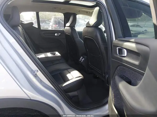 YV4L12UJ3S2563766 2025 VOLVO XC40 - Image 8