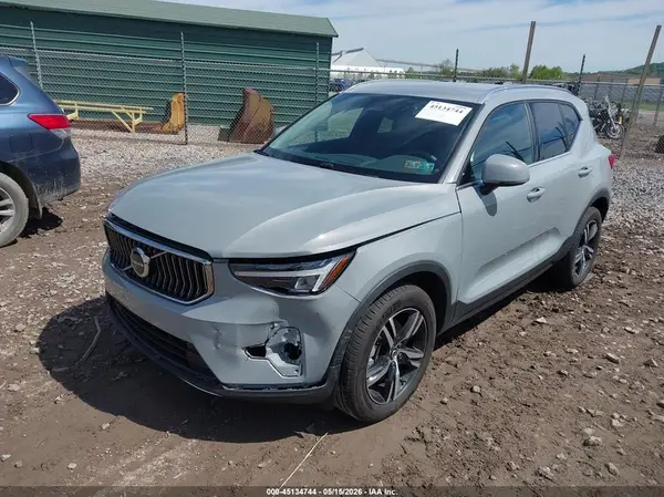 YV4L12UJ4S2566191 2025 VOLVO XC40 - Image 2
