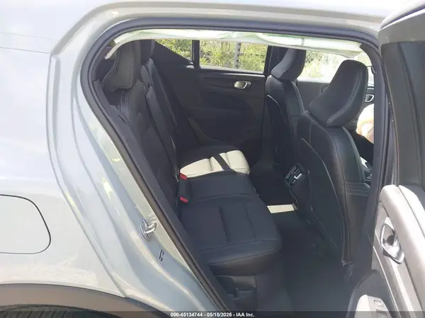 YV4L12UJ4S2566191 2025 VOLVO XC40 - Image 8