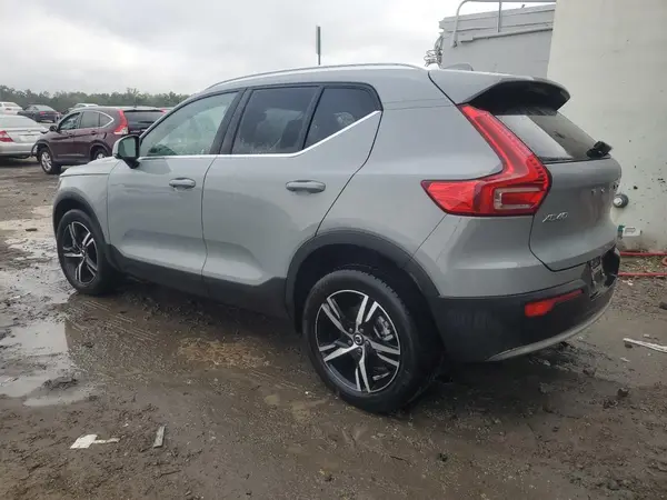 YV4L12UJ4S2589552 2025 VOLVO XC40 - Image 2