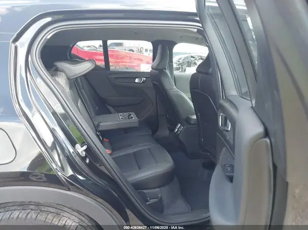 YV4L12UJ4S2608309 2025 VOLVO XC40 - Image 8