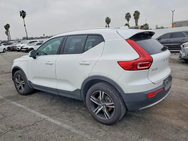 YV4L12UJ5S2477083 2025 VOLVO XC40 - Image 2
